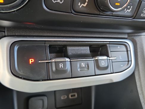 Certified 2022 GMC Acadia SLE AWD/4WD image 21