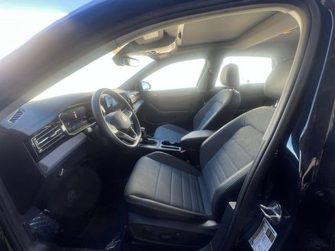 Used 2025 Volkswagen Jetta SE image 27