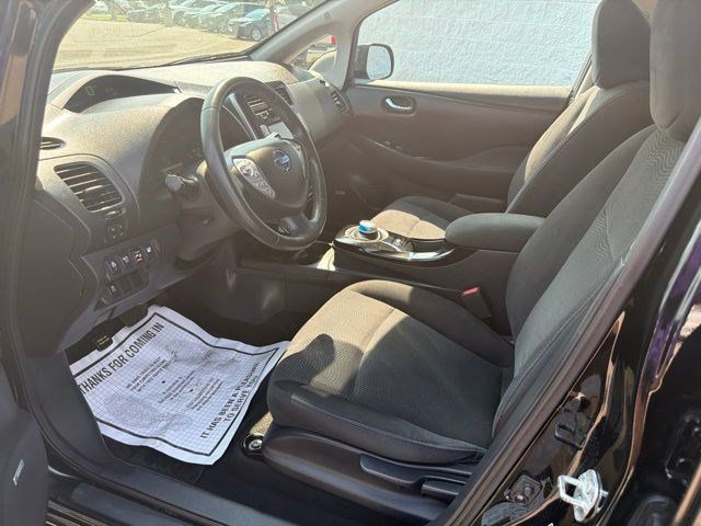 Used 2014 Nissan Leaf SV w/ Premium Package FWD image 12
