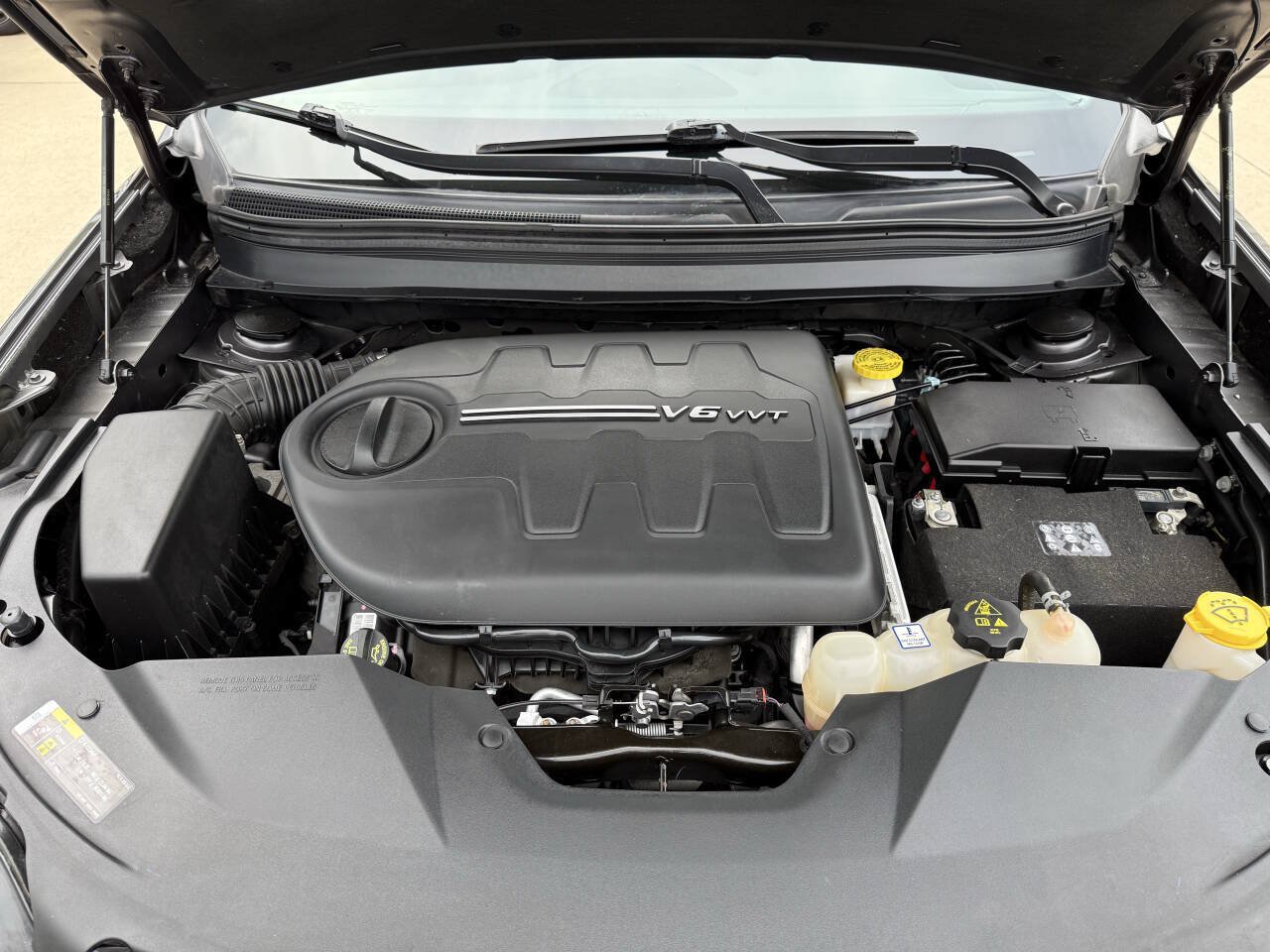 Used 2021 Jeep Cherokee Limited AWD/4WD image 9