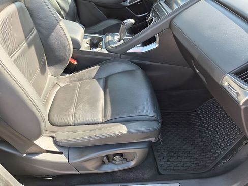 Used 2019 Jaguar E-PACE SE image 16