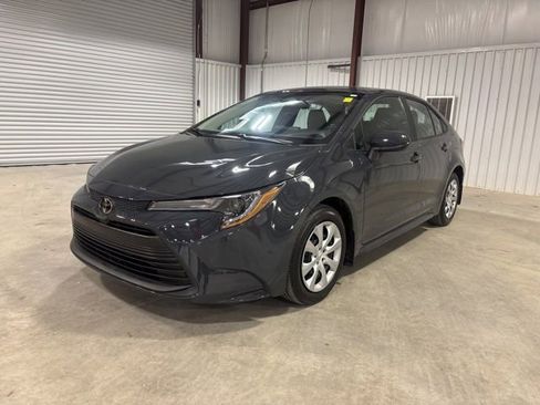 Used 2025 Toyota Corolla LE image 4