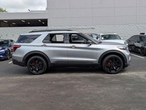 Used 2023 Ford Explorer ST w/ Equipment Group 401A image 7