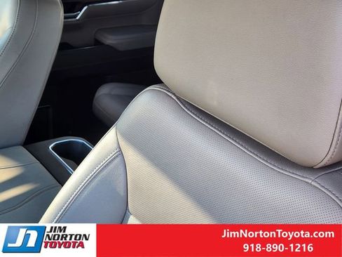 Used 2023 GMC Sierra 1500 SLT w/ SLT Premium Package image 16