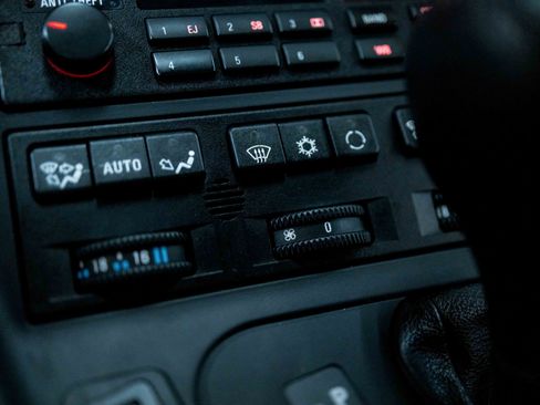 Used 1993 BMW 850Ci image 64