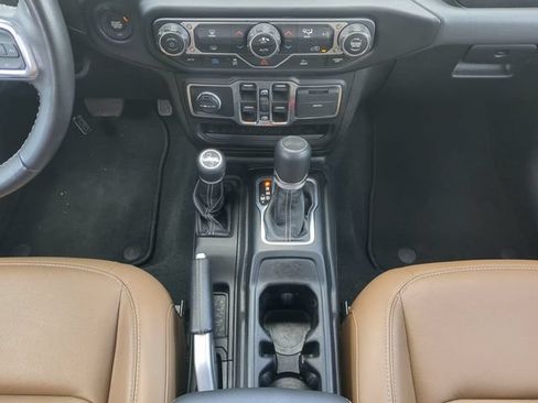 Used 2022 Jeep Wrangler Unlimited Sahara AWD/4WD image 21