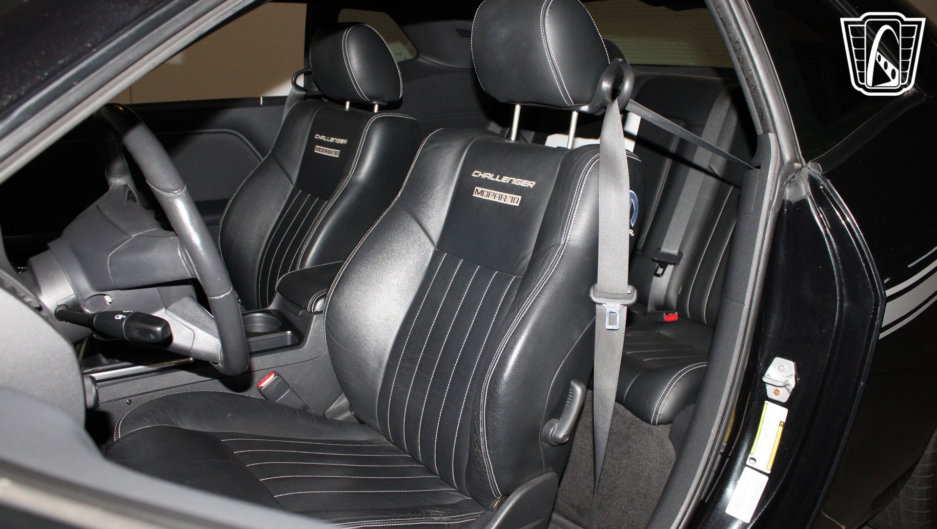 Used 2010 Dodge Challenger R/T w/ Mopar 10 Pkg RWD image 9
