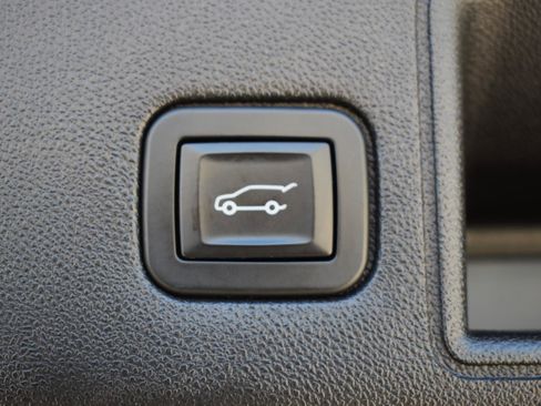 Used 2019 GMC Terrain SLT w/ Preferred Package FWD image 18