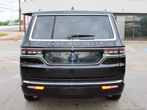 Used 2025 Jeep Grand Wagoneer Series III w/ Rear Seat Video Group 1 AWD/4WD image 5