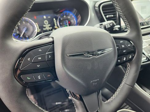 New 2026 Chrysler Pacifica Limited w/ S Appearance Package image 22