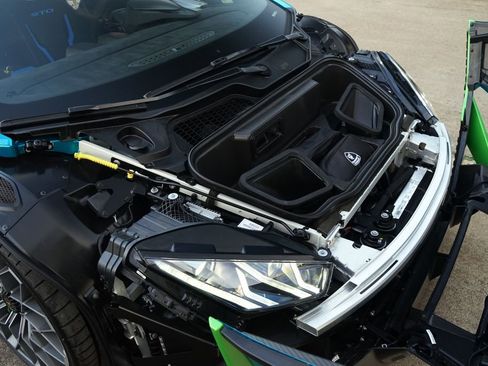 Used 2022 Lamborghini Huracan STO image 22