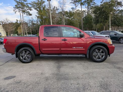 Used 2015 Nissan Titan SV w/ SV Value Truck Package image 3