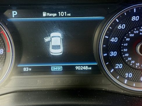 Used 2020 Genesis G70 2.0T image 16