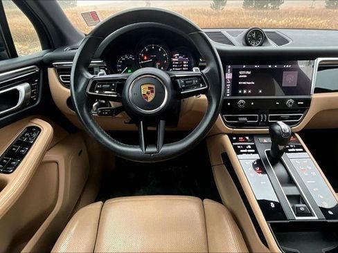 Used 2022 Porsche Macan PREMIUM PACKAGE PLUS 2.0T (AWD image 8