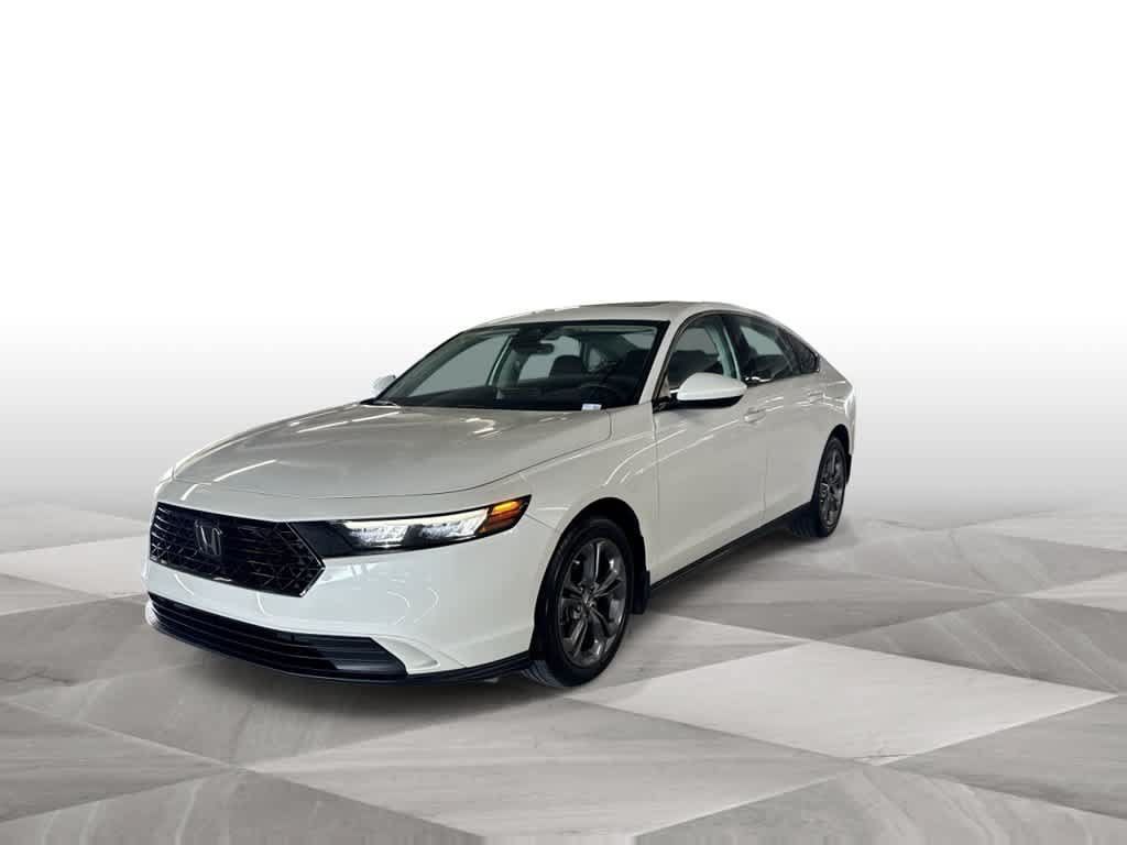 Used 2023 Honda Accord EX image 4