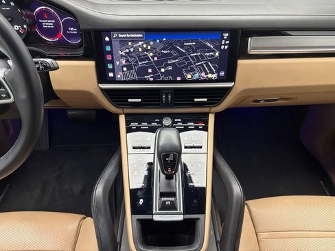 Certified 2022 Porsche Cayenne Platinum Edition AWD/4WD image 15