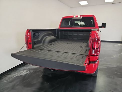 New 2026 RAM 2500 Big Horn AWD/4WD image 7