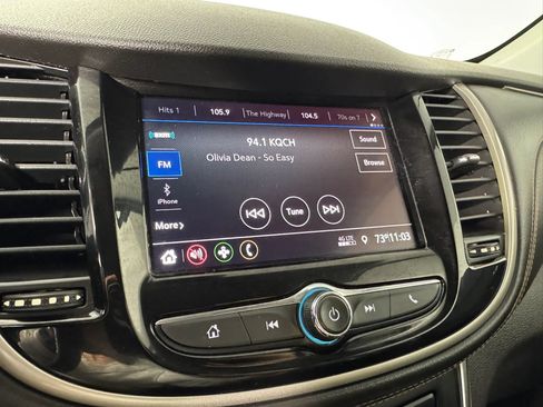 Used 2020 Chevrolet Trax LT w/ LT Convenience Package FWD image 19