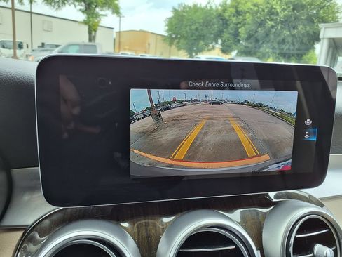 Used 2020 Mercedes-Benz GLC 300 image 25