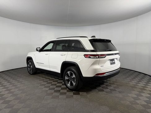 Used 2023 Jeep Grand Cherokee 4WD 4xe w/ Luxury Tech Group II image 10