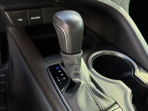 Used 2023 Toyota Camry SE image 18