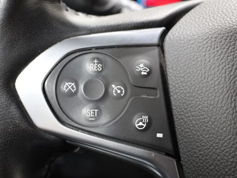 Used 2022 Chevrolet Traverse LT FWD image 13