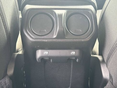 Used 2022 Jeep Wrangler Unlimited Sport AWD/4WD image 16