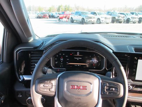 New 2026 GMC Sierra 1500 SLT w/ SLT Convenience Package image 19