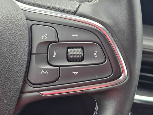 Used 2025 Buick Encore GX Preferred AWD/4WD image 19