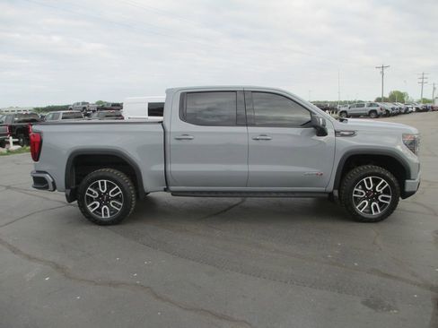 Used 2024 GMC Sierra 1500 AT4 w/ Technology Package image 6