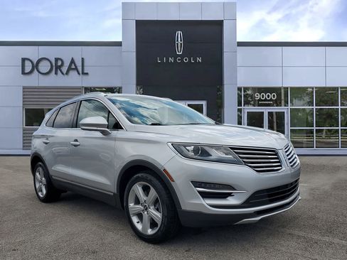 Used 2018 Lincoln MKC Premiere image 1