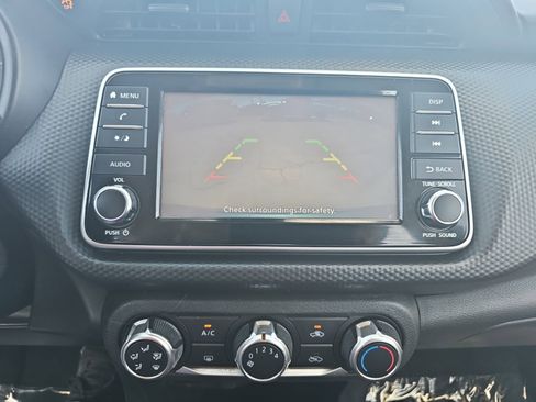 Used 2021 Nissan Kicks S FWD image 21