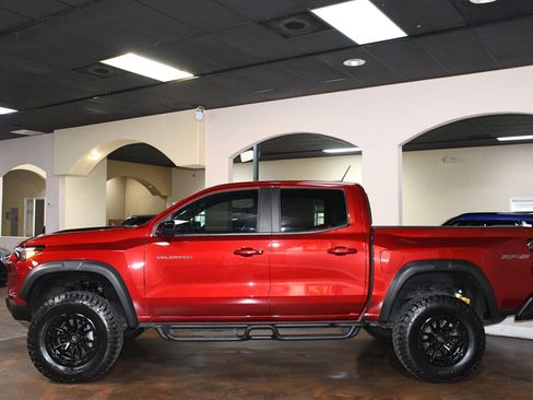 Used 2025 Chevrolet Colorado ZR2 w/ Technology Package AWD/4WD image 51