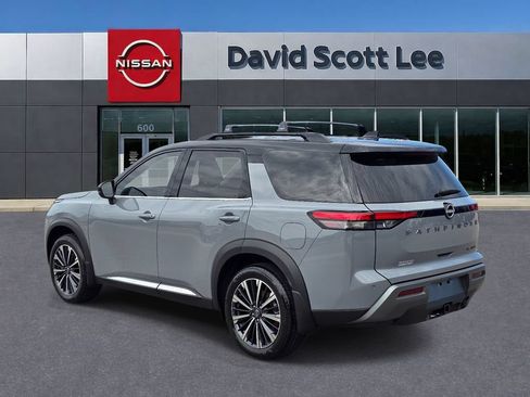 Used 2026 Nissan Pathfinder Platinum w/ Cargo Package FWD image 11