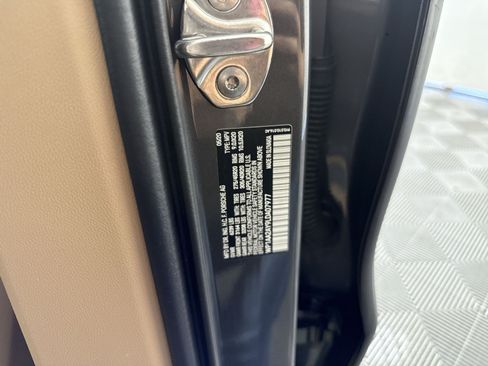 Used 2020 Porsche Cayenne AWD/4WD image 28