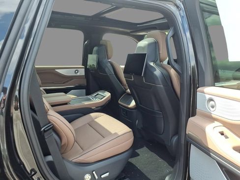 New 2026 Lincoln Navigator Black Label AWD/4WD image 11