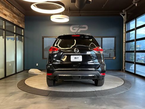 Used 2017 Nissan Rogue SV w/ Midnight Edition Package AWD/4WD image 4
