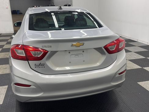 Used 2017 Chevrolet Cruze LS FWD image 3