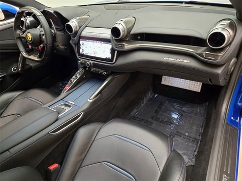 Used 2018 Ferrari GTC4Lusso image 30