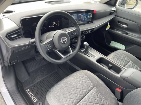 New 2026 Nissan Kicks SV w/ SV Premium Package FWD image 17