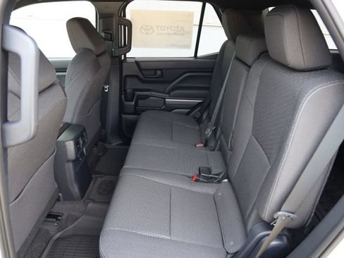 New 2026 Toyota 4Runner SR5 AWD/4WD image 13