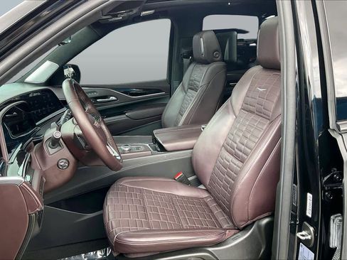Used 2024 Cadillac Escalade Sport Platinum w/ LPO, ONYX Package RWD image 9
