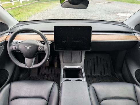 Used 2023 Tesla Model Y Long Range AWD/4WD image 31
