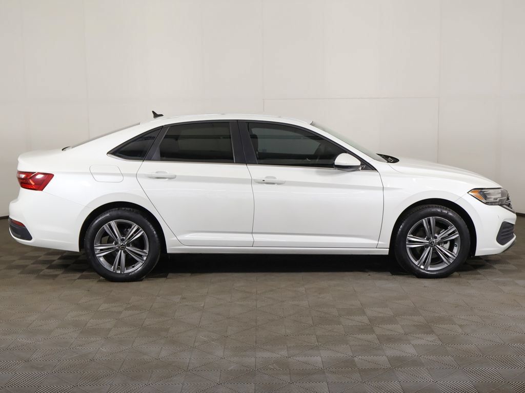Used 2022 Volkswagen Jetta SE FWD image 17