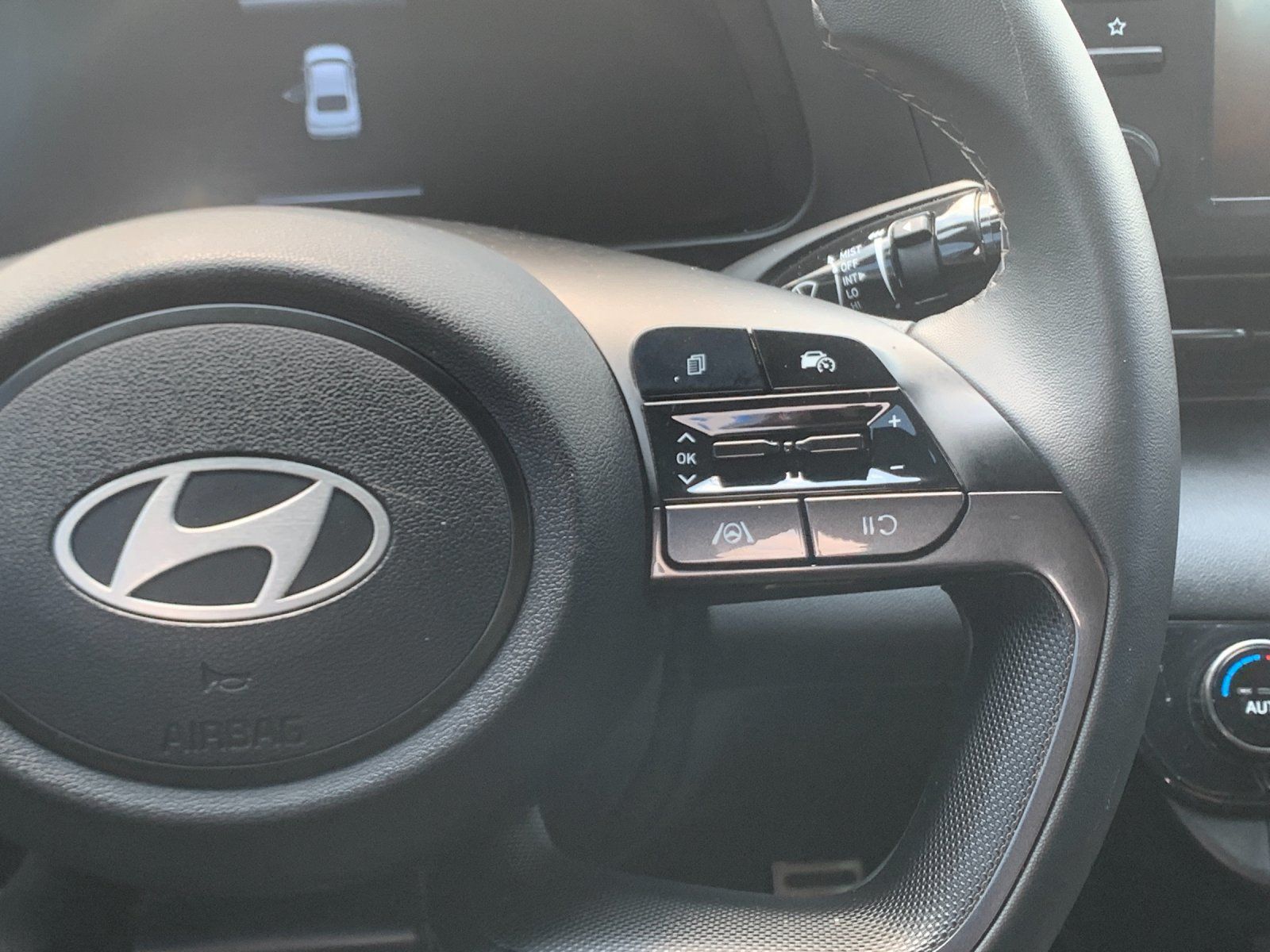 Used 2026 Hyundai Elantra Sport FWD image 29