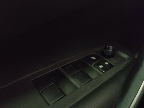 Used 2021 Toyota Corolla SE FWD image 27