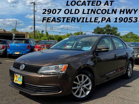Used 2012 Volkswagen Jetta SE FWD image 1
