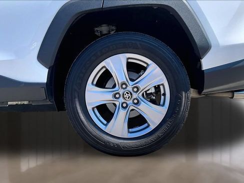 Used 2025 Toyota RAV4 XLE FWD image 28