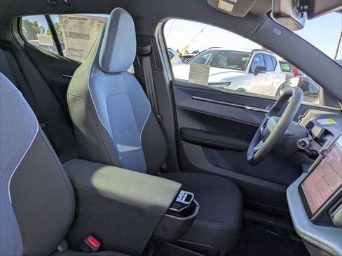 New 2025 Volvo EX30 Plus w/ Protection Package Premier image 14