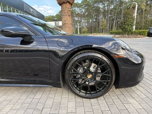 Used 2024 Porsche 911 Carrera 4 image 6